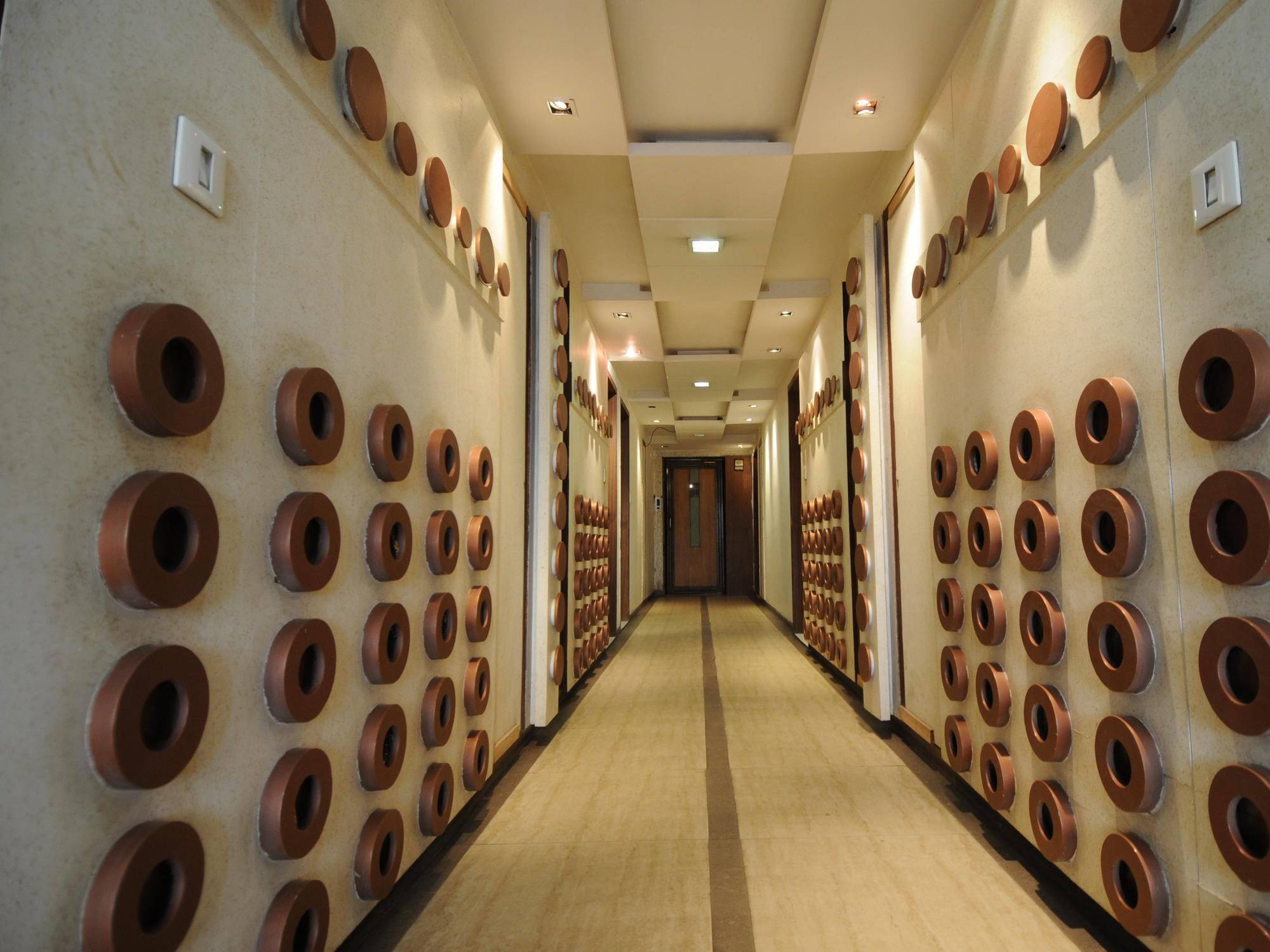 Neelkanth Paradise Hotel Ahmedabad Exterior foto